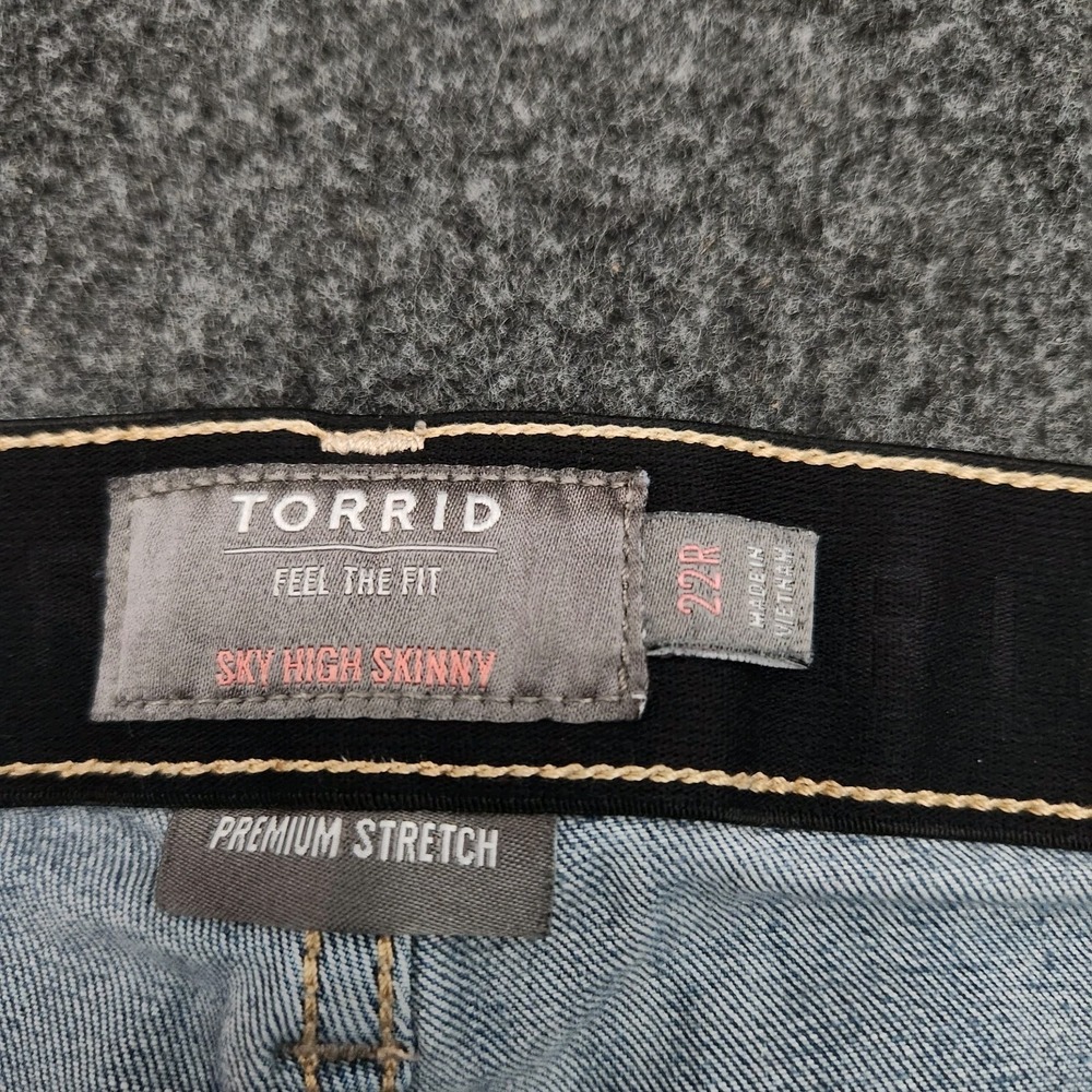 Torrid Premium Stretch Sky High Skinny Crop Distressed Denim Jeans Plus Size 22R - Picture 8 of 10